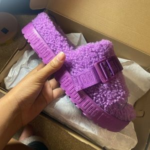 FLUFFITA UGG SLIDES SIZE 10W WORN TWICE